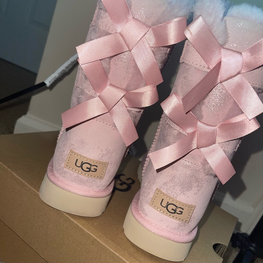 US Size 8 Bailey Bow UGG Boot